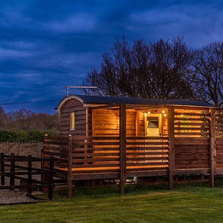 Hillside View Shepherds Hut - Ockeridge Rural Retreats Little Witley Eksteriør bilde